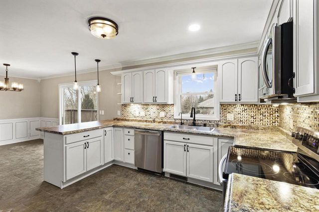 2610 Gladeview Road, Cottage Grove, WI 53527