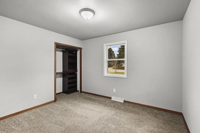 2610 Gladeview Road, Cottage Grove, WI 53527