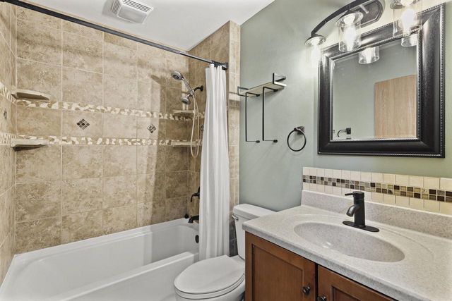 2610 Gladeview Road, Cottage Grove, WI 53527