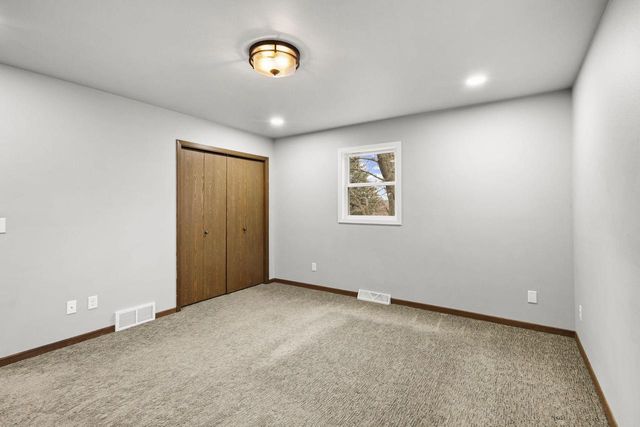 2610 Gladeview Road, Cottage Grove, WI 53527