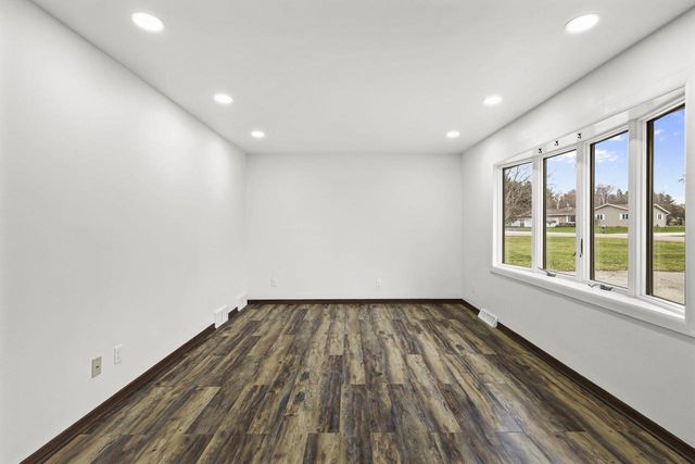 2610 Gladeview Road, Cottage Grove, WI 53527