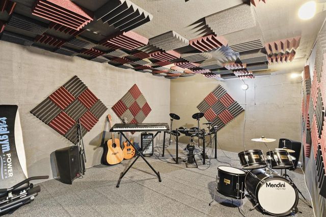 2610 Gladeview Road, Cottage Grove, WI 53527