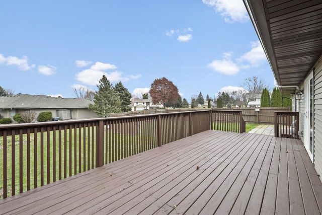 2610 Gladeview Road, Cottage Grove, WI 53527