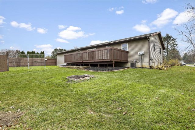 2610 Gladeview Road, Cottage Grove, WI 53527