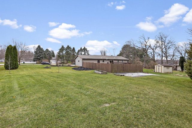 2610 Gladeview Road, Cottage Grove, WI 53527