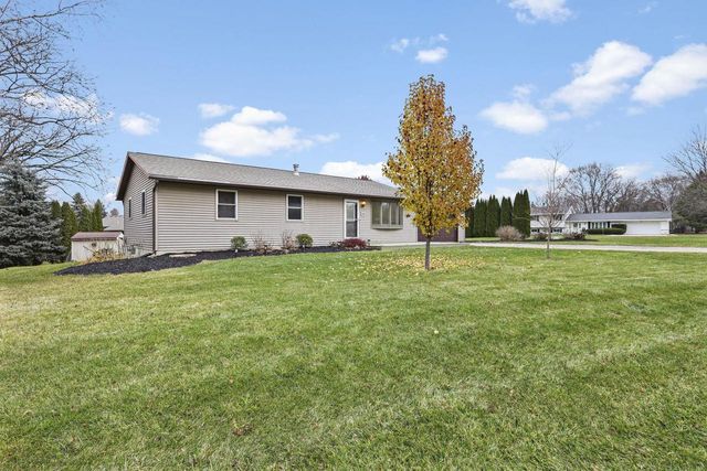 2610 Gladeview Road, Cottage Grove, WI 53527