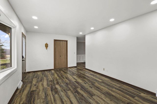 2610 Gladeview Road, Cottage Grove, WI 53527