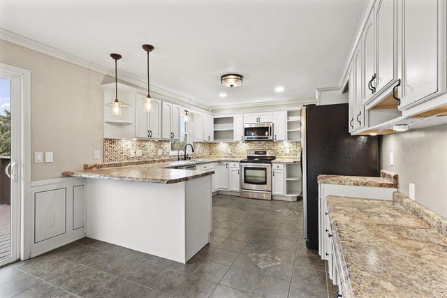 2610 Gladeview Road, Cottage Grove, WI 53527