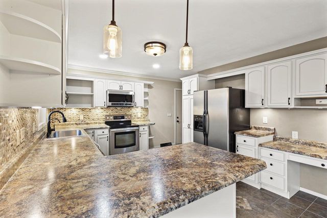 2610 Gladeview Road, Cottage Grove, WI 53527