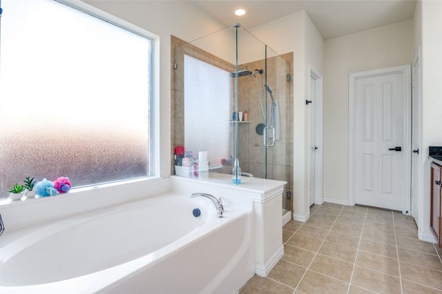 3025 Glenbrook Drive, Midlothian, TX 76065