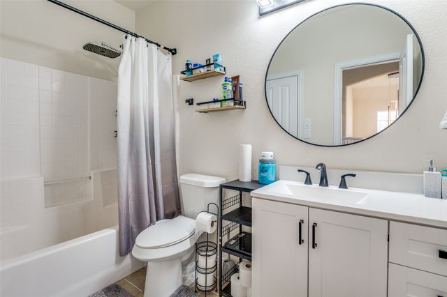 3025 Glenbrook Drive, Midlothian, TX 76065