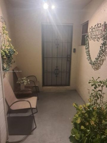 809 NE 214th Ln 3, Miami, FL 33179
