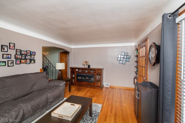 6365 Doncaster Avenue, Parma, OH 44129