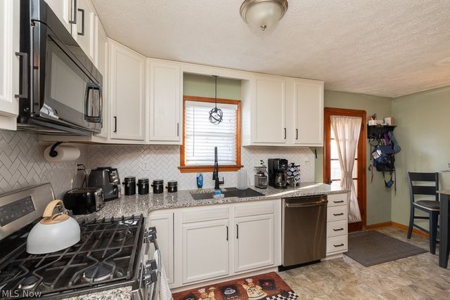 6365 Doncaster Avenue, Parma, OH 44129