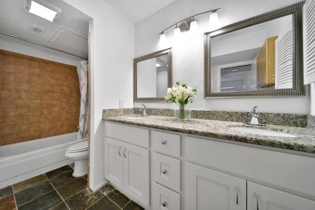 7900 N Stadium Drive 48, Houston, TX 77030