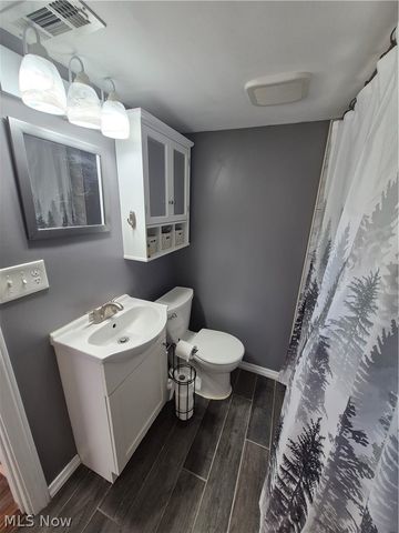 1263 Royalwood Road, Broadview Heights, OH 44147