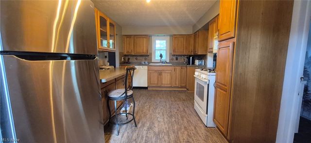 1263 Royalwood Road, Broadview Heights, OH 44147