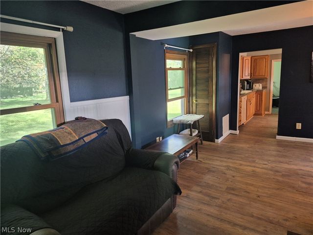 1263 Royalwood Road, Broadview Heights, OH 44147