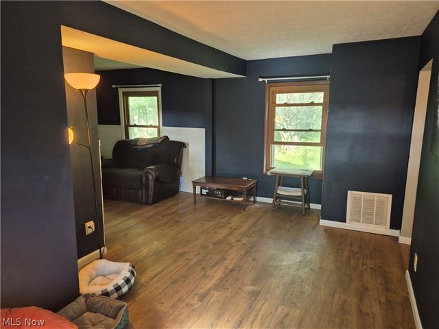 1263 Royalwood Road, Broadview Heights, OH 44147