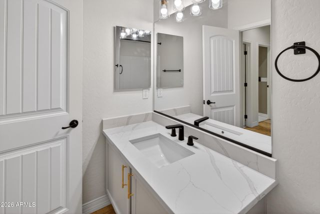 130 W HACKBERRY Drive, Chandler, AZ 85248