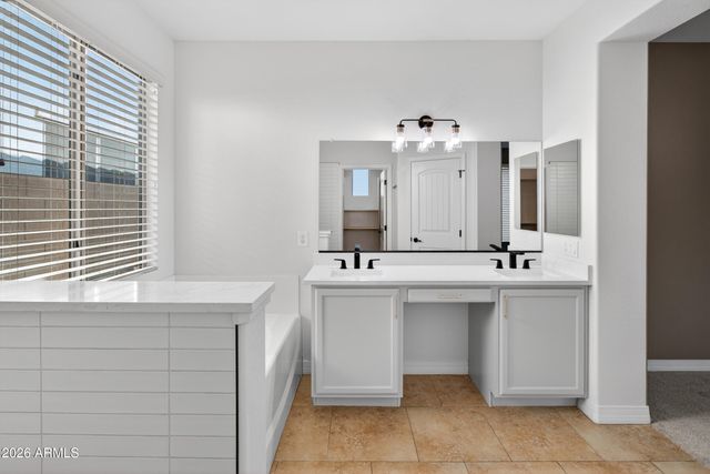 130 W HACKBERRY Drive, Chandler, AZ 85248