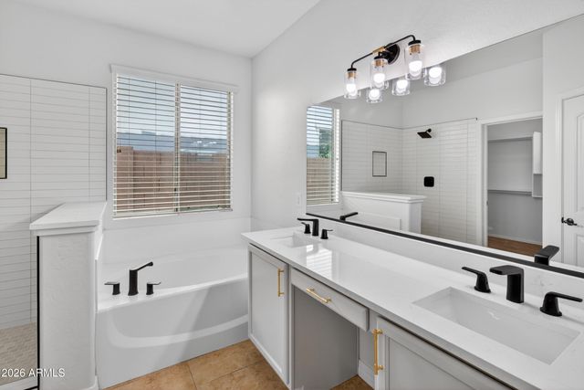 130 W HACKBERRY Drive, Chandler, AZ 85248