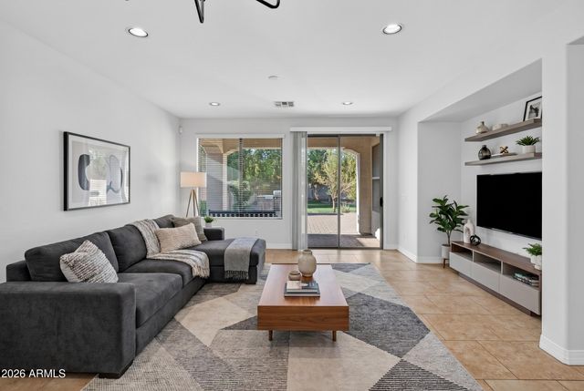 130 W HACKBERRY Drive, Chandler, AZ 85248
