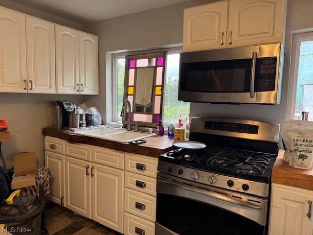 285 Bethany Pike, Wellsburg, WV 26070