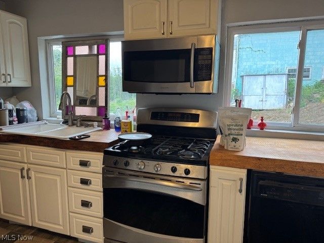 285 Bethany Pike, Wellsburg, WV 26070