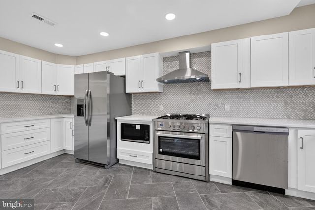 1011 STANFORD DR, Wynnewood, PA 19096
