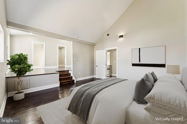 1011 STANFORD DR, Wynnewood, PA 19096