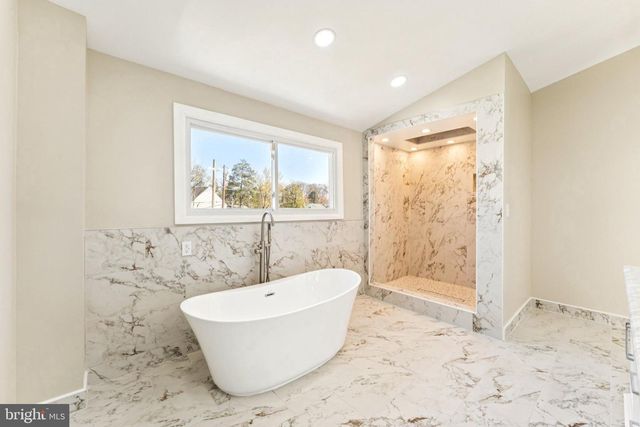 1011 STANFORD DR, Wynnewood, PA 19096