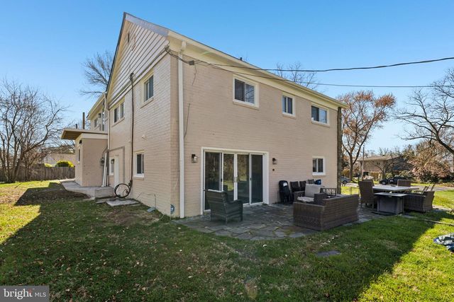 1011 STANFORD DR, Wynnewood, PA 19096