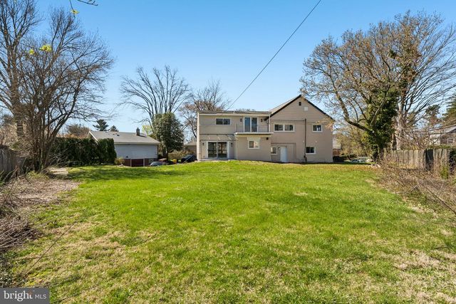 1011 STANFORD DR, Wynnewood, PA 19096