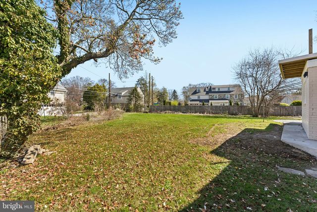 1011 STANFORD DR, Wynnewood, PA 19096