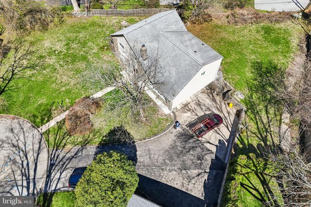 1011 STANFORD DR, Wynnewood, PA 19096