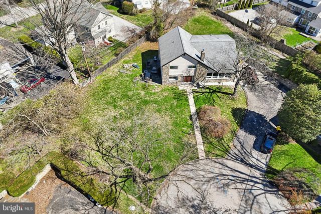 1011 STANFORD DR, Wynnewood, PA 19096