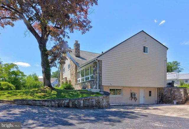 1011 STANFORD DR, Wynnewood, PA 19096