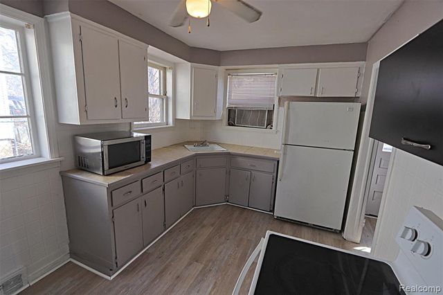 19972 Indian, Redford, MI 48240