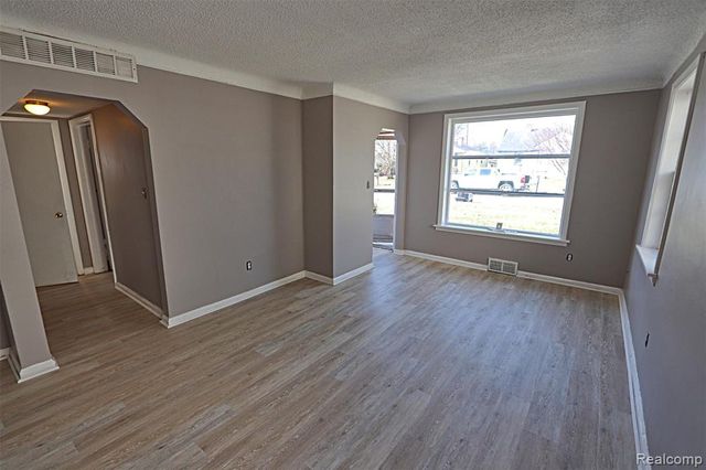 19972 Indian, Redford, MI 48240