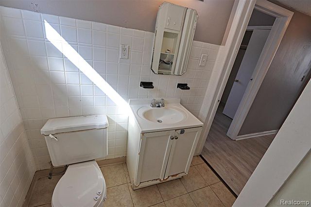 19972 Indian, Redford, MI 48240