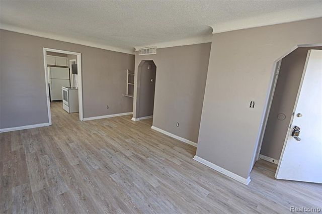 19972 Indian, Redford, MI 48240