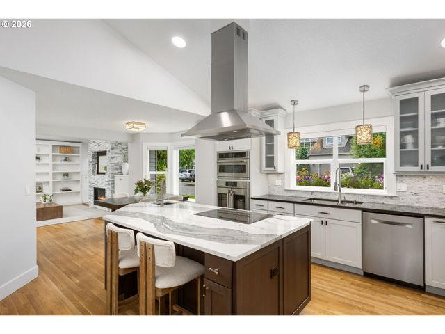 5541 YORKSHIRE Pl, Lake Oswego, OR 97035