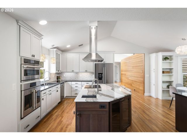 5541 YORKSHIRE Pl, Lake Oswego, OR 97035