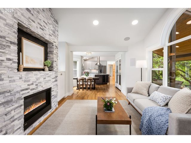 5541 YORKSHIRE Pl, Lake Oswego, OR 97035