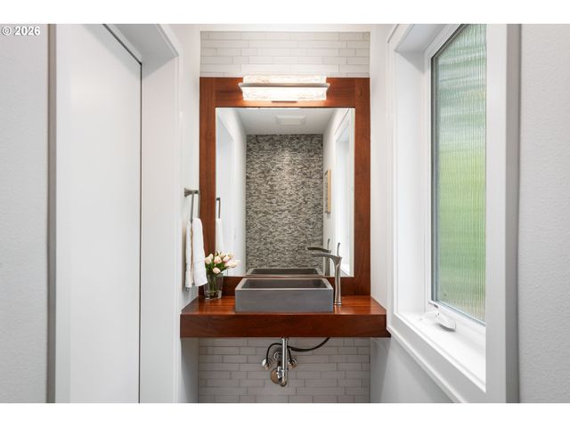 5541 YORKSHIRE Pl, Lake Oswego, OR 97035