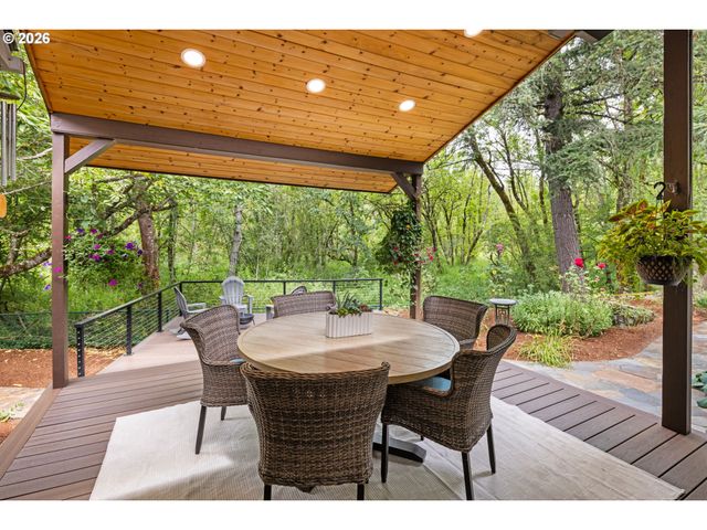 5541 YORKSHIRE Pl, Lake Oswego, OR 97035