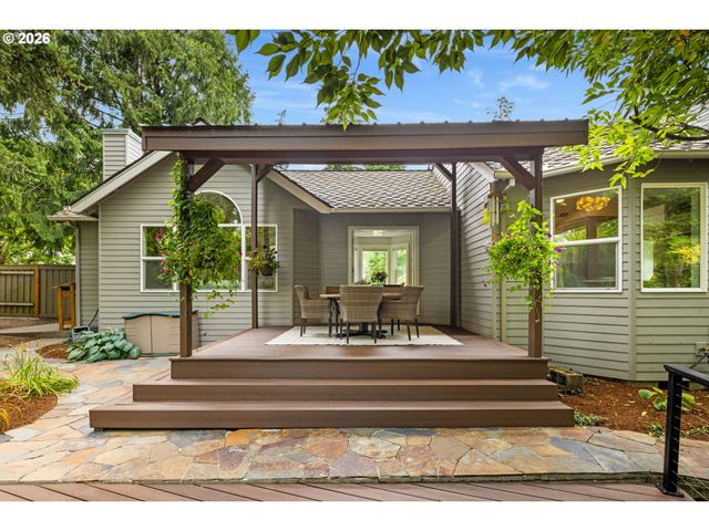 5541 YORKSHIRE Pl, Lake Oswego, OR 97035