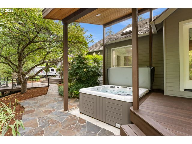5541 YORKSHIRE Pl, Lake Oswego, OR 97035