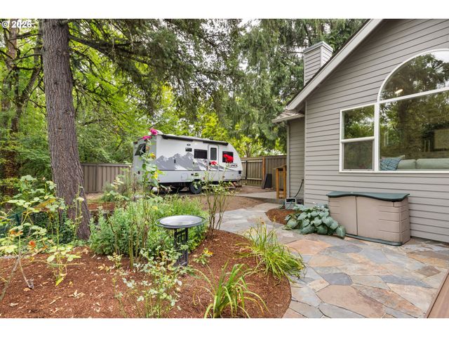 5541 YORKSHIRE Pl, Lake Oswego, OR 97035